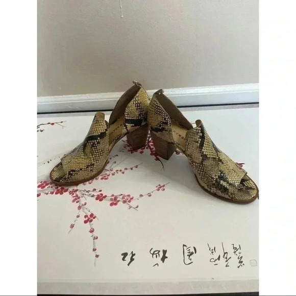 LUCKY BRAND JUNAI BOOTIES - Picture 3 of 8